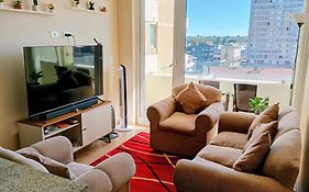 Arriendo 1 Departamento Diario Amoblado en Edificio Pleno Centro de Osorno Full Eléctrico y Estacionamiento Techado, Comodidad, Moderno y Seguridad